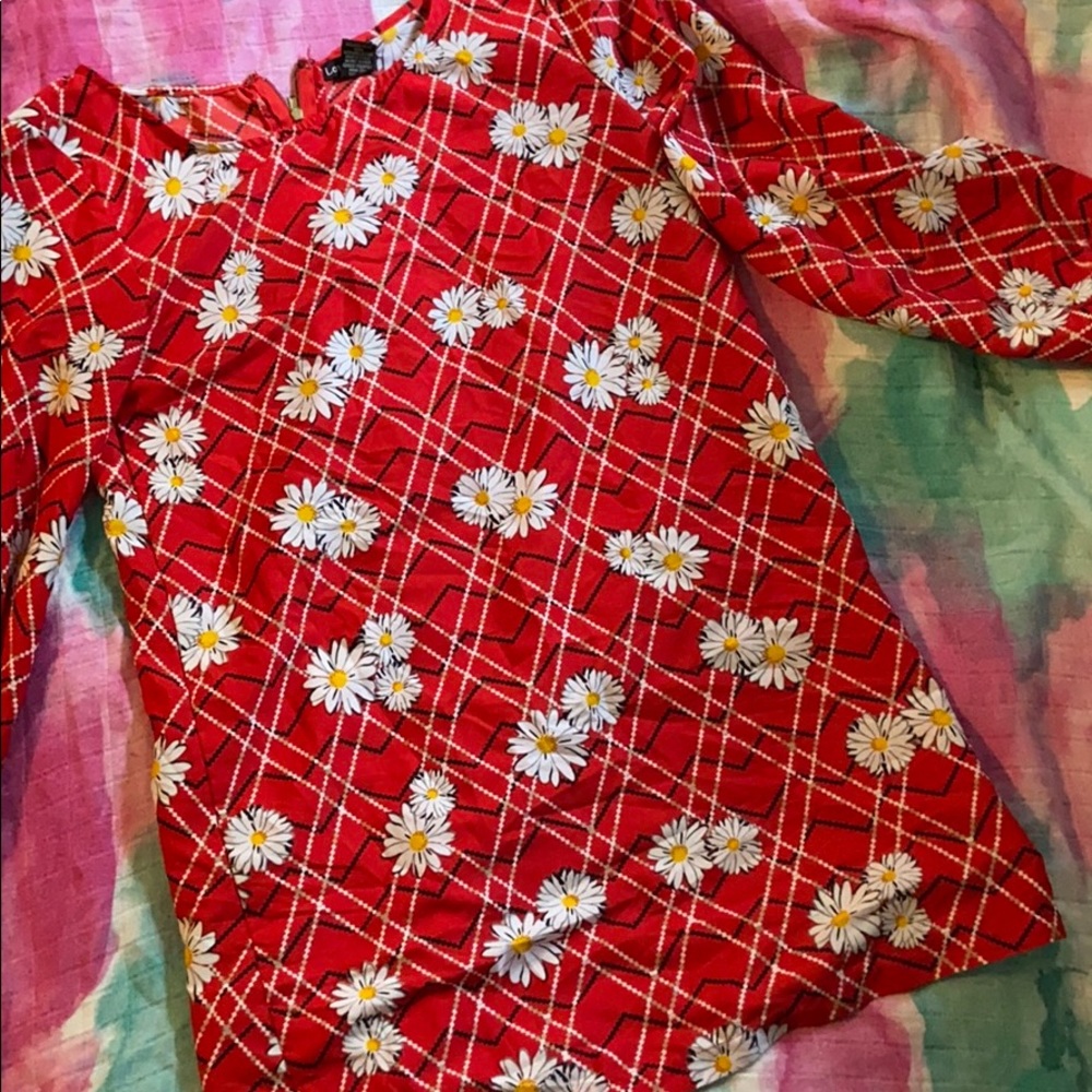 Love Ari lightweight sunflower shift dress
